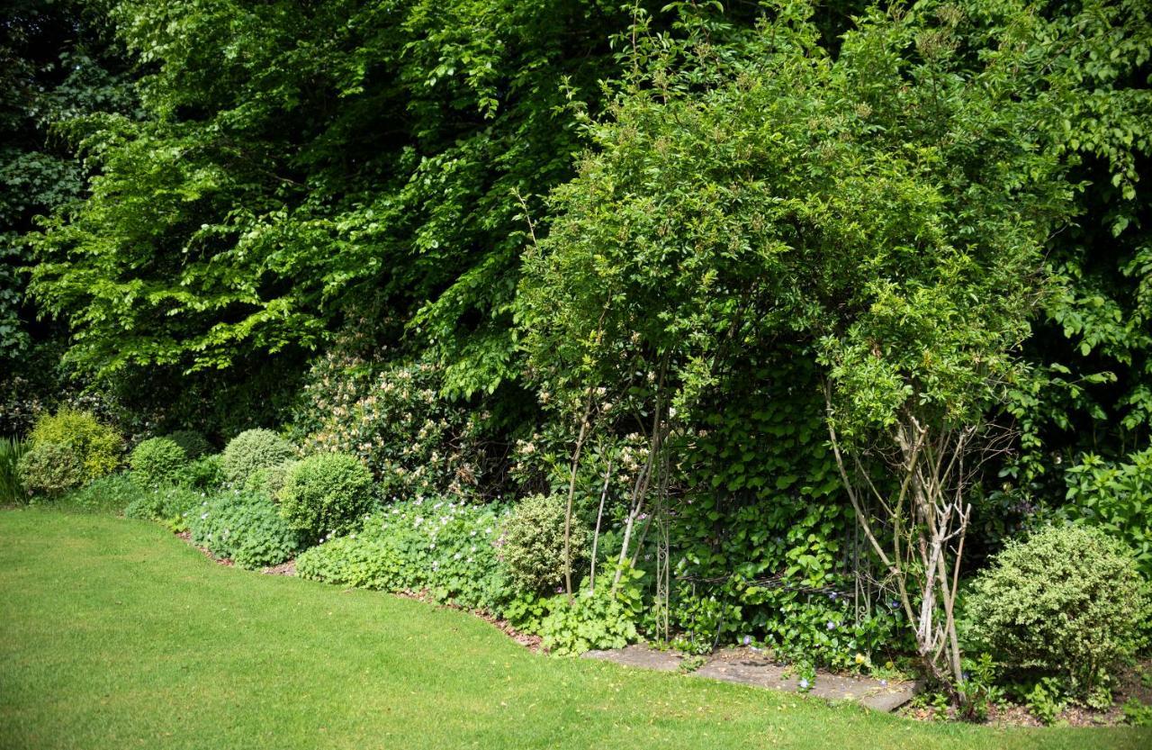 Statham Lodge Hotel Warrington Bagian luar foto