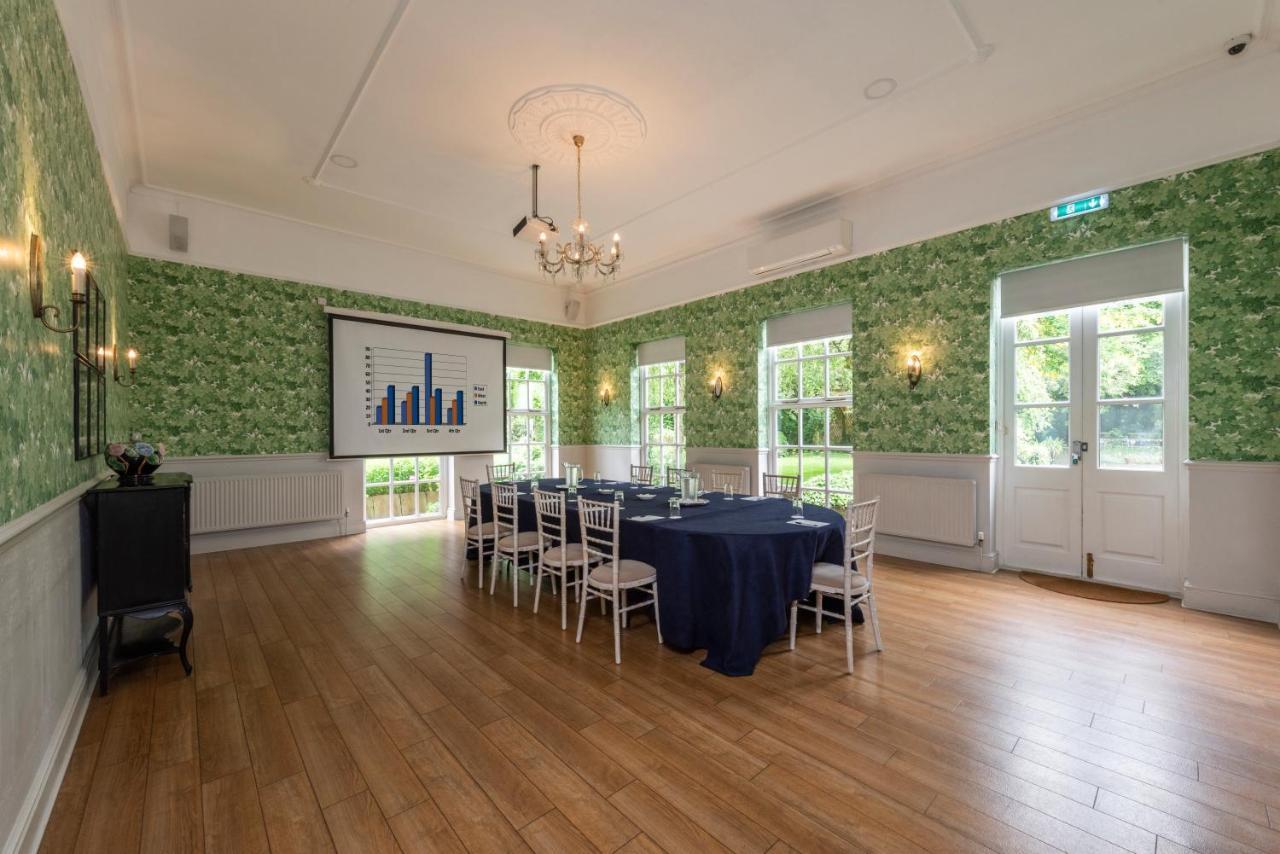 Statham Lodge Hotel Warrington Bagian luar foto
