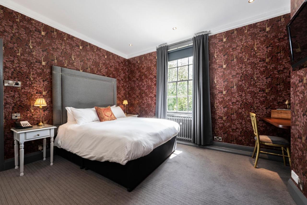 Statham Lodge Hotel Warrington Bagian luar foto